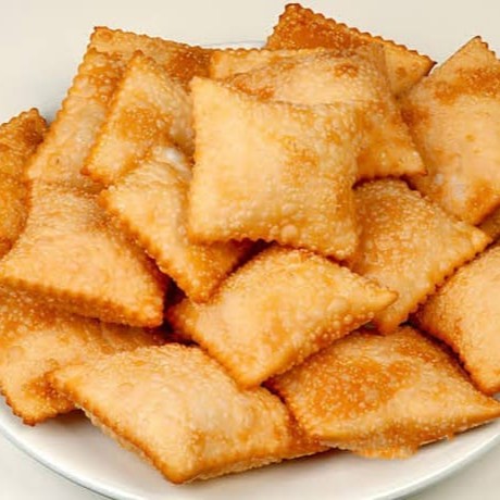 Sabores:  Carne , queijo minas c/ e s/ orégano, queijo muçarela c/ e s/ orégano e frango c/ e s/ Catupiry.