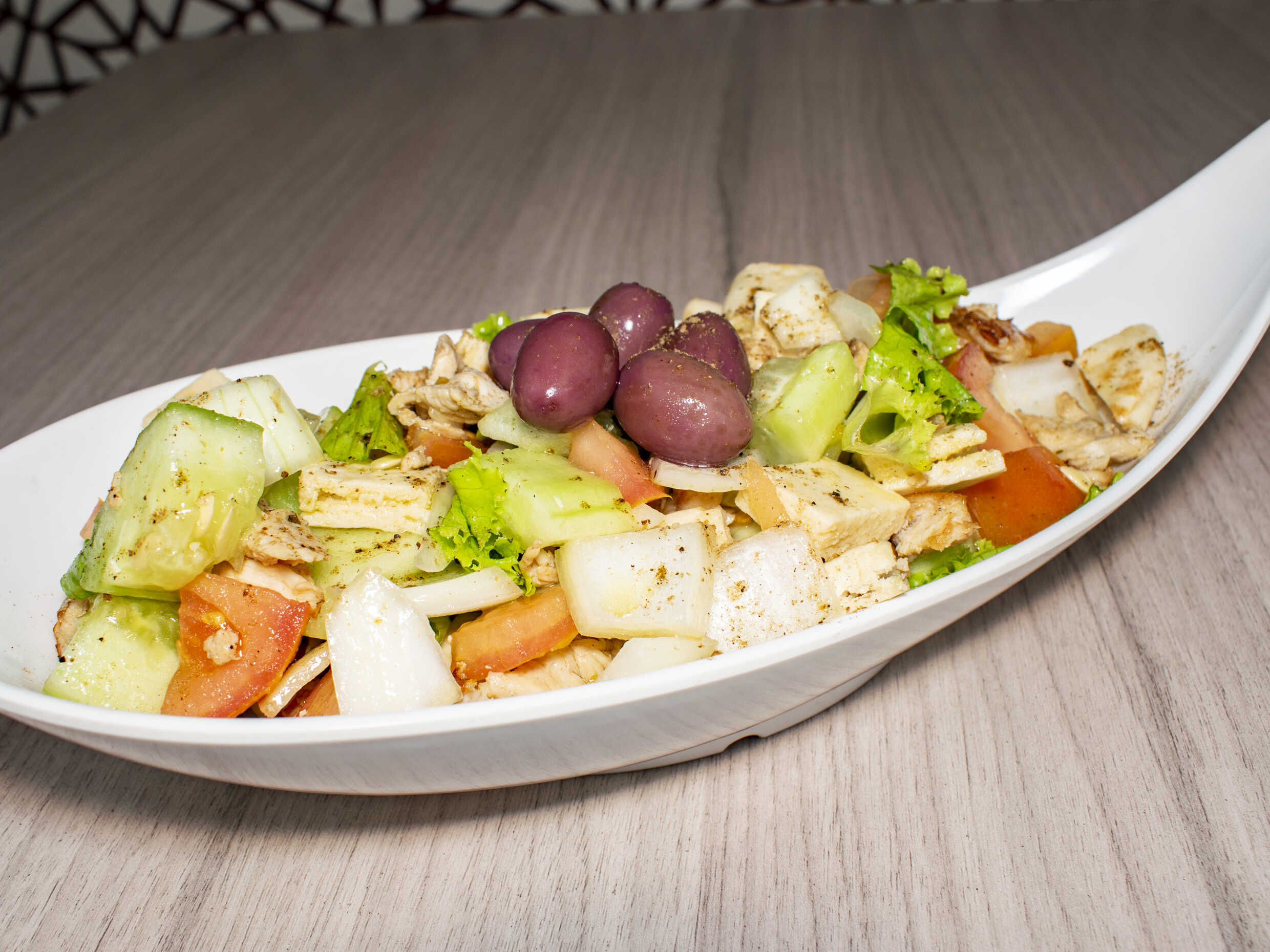 Fattuch con pollo.