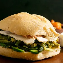 Torta de Rajas con Huevo