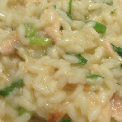 Todos os nosso risotos são elaborados com caldo de legumes feito na casa e fiarroz arborio finalizado com pamesão e mussarela(aproximadamente 600 grama)