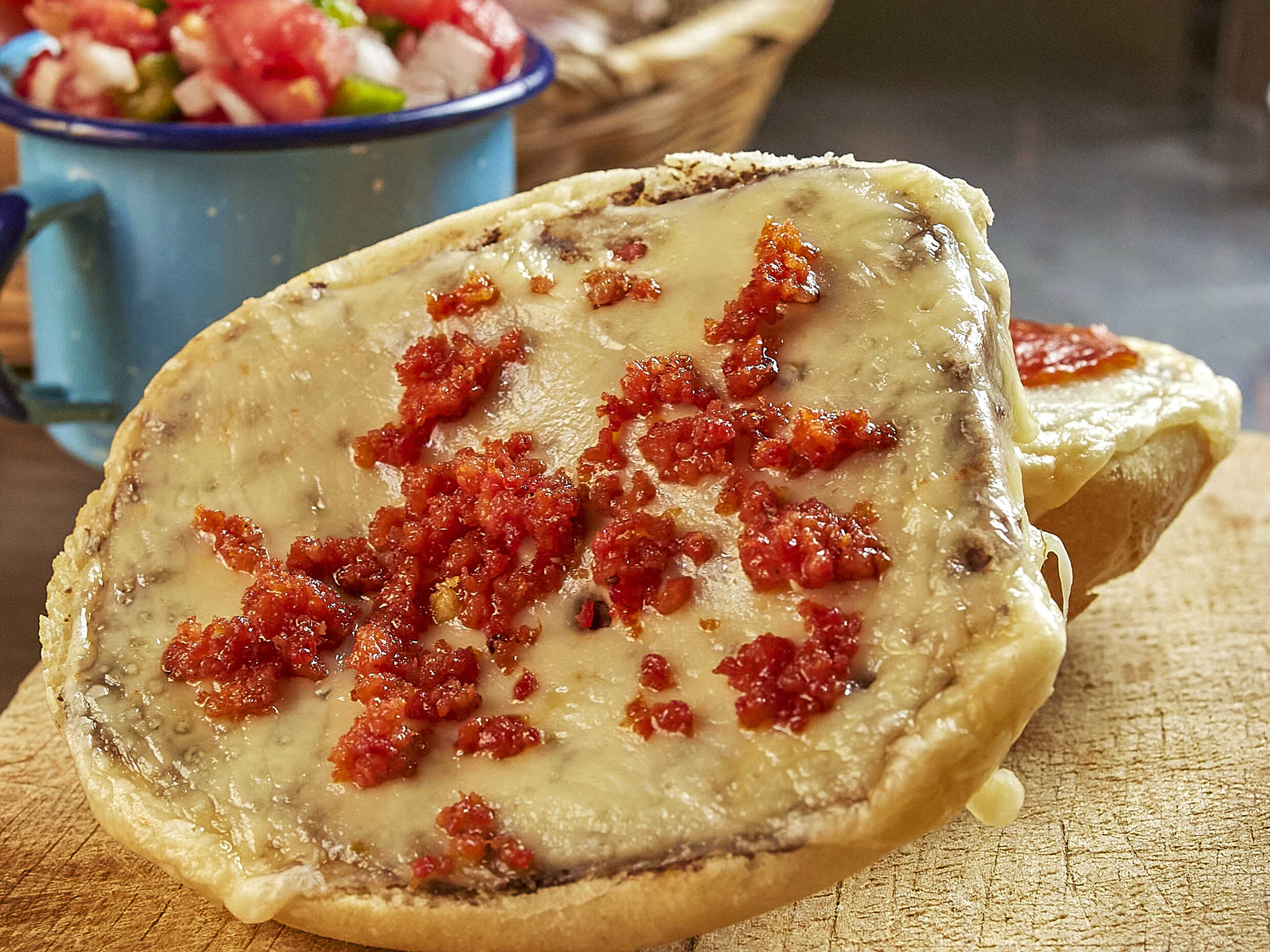 Molletes Chorizo