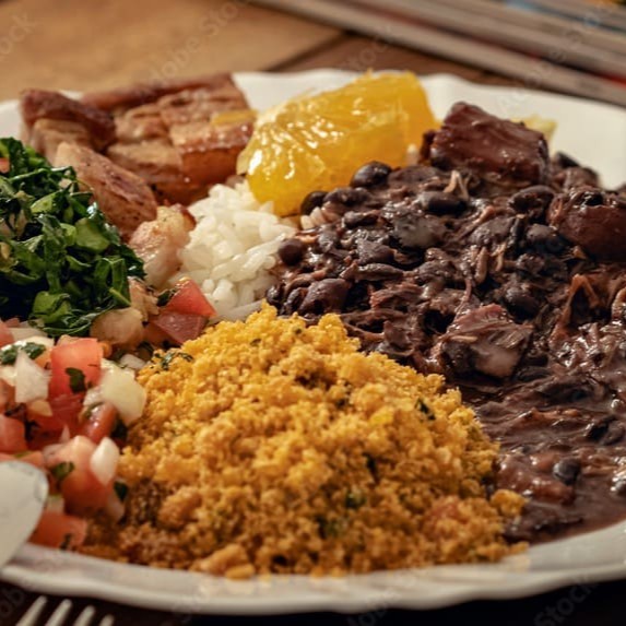 Marmita - Feijoada Simples ( sem carnes salgadas ) somente com arroz, farofa, vinagrete e 1 linguiça Toscana