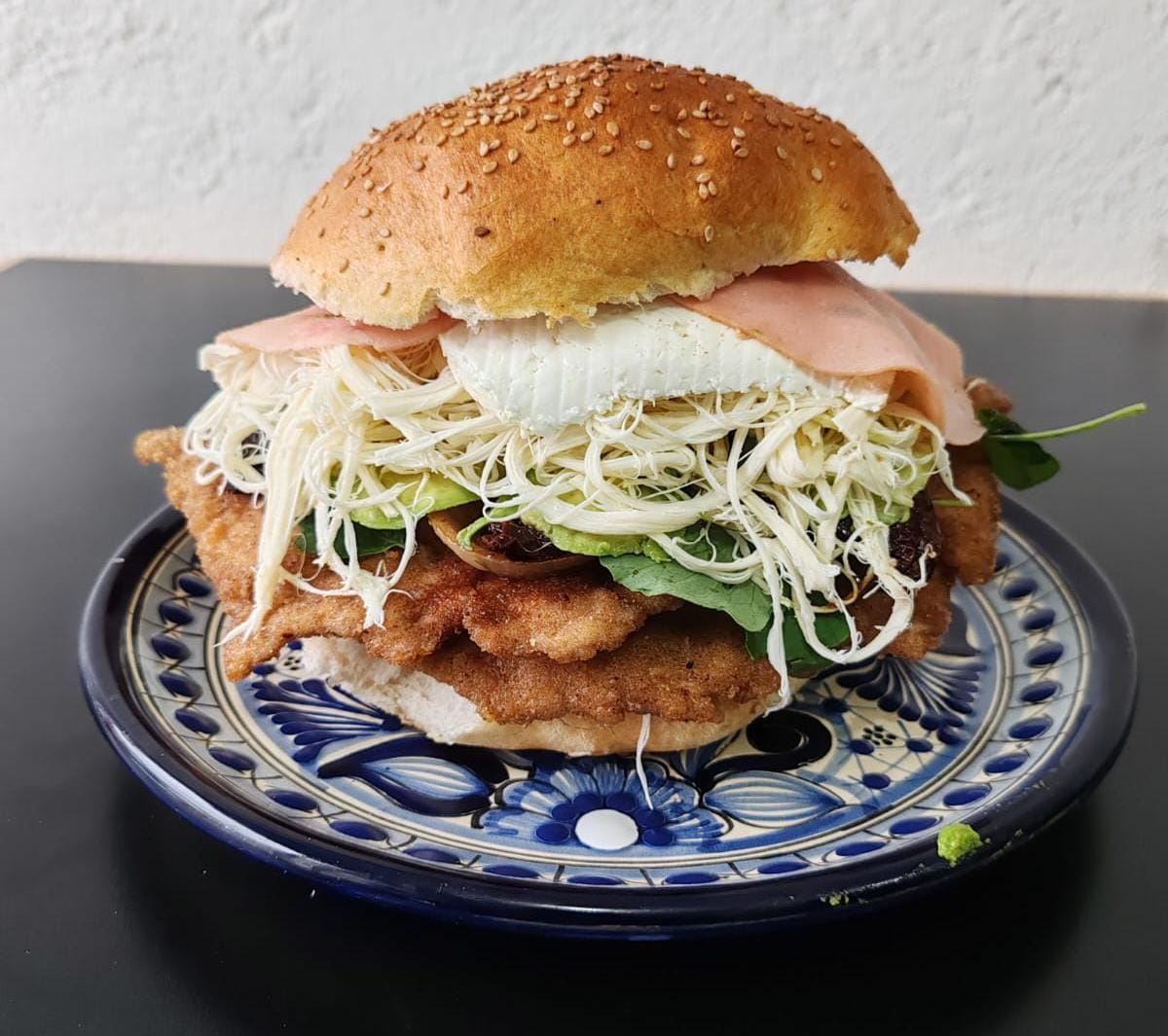 Cemita Especial Jumbo con Doble Milanesa de Pollo