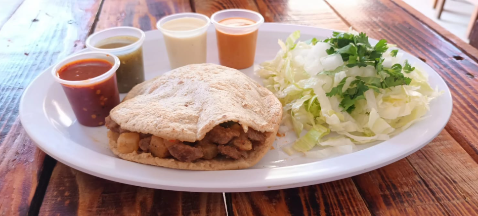Gordita Bistec Ranchero
