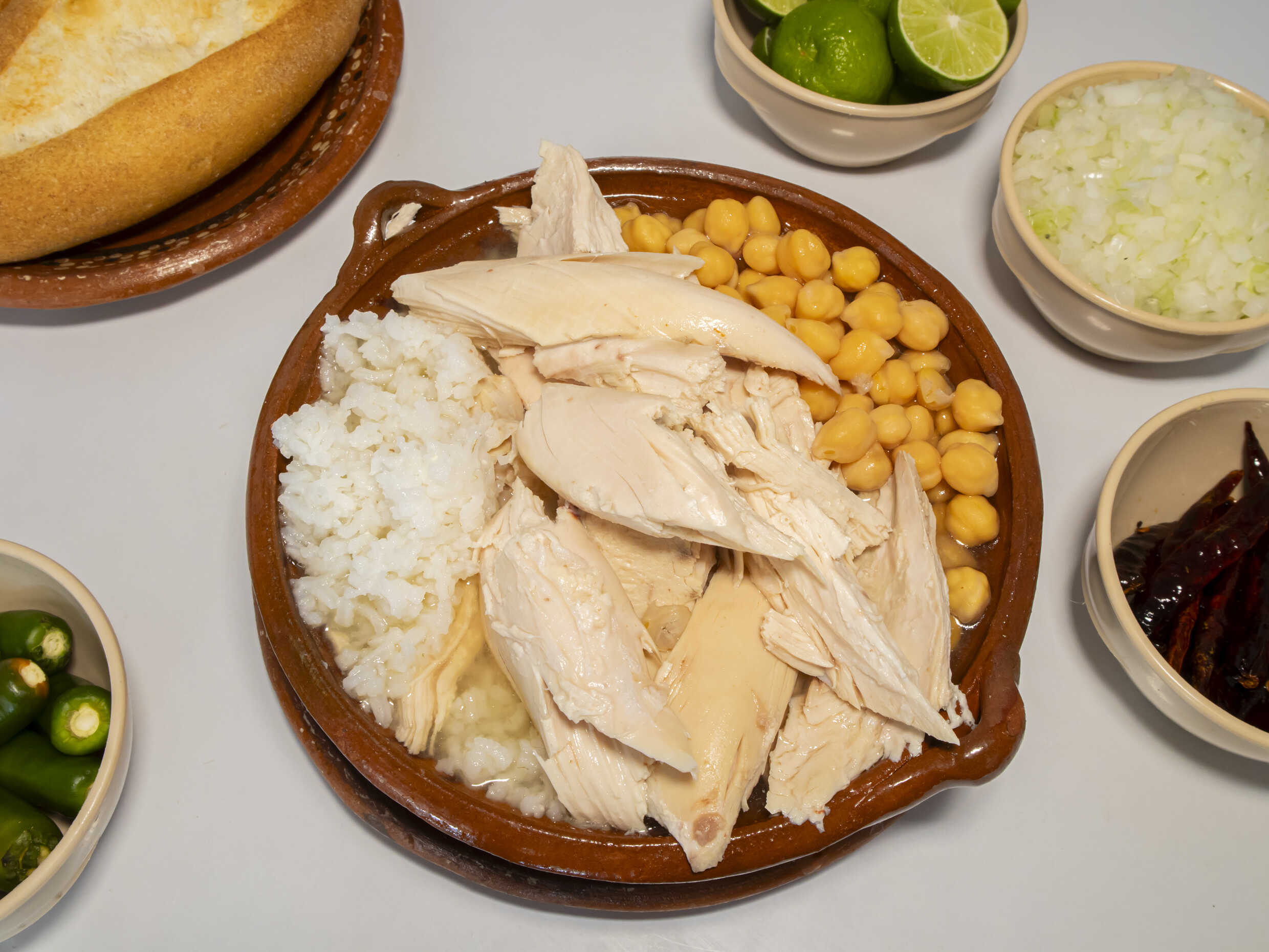 Caldo de gallina con 1/2 pechuga