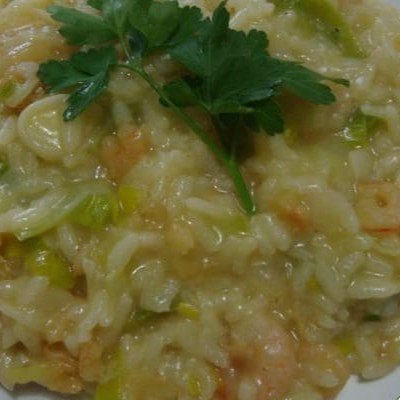 Todos os nosso risotos são elaborados com caldo de legumes feito na casa e fiarroz arborio finalizado com pamesão e mussarela(aproximadamente 600 grama)
