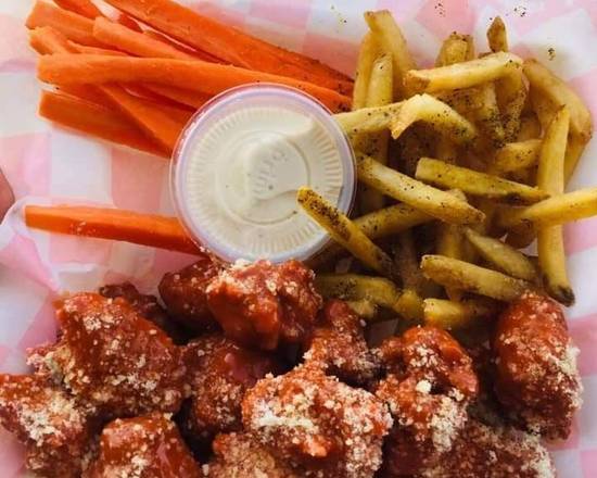 500 Gr. de Boneless y 2 Ordenes de Papas Onduladas