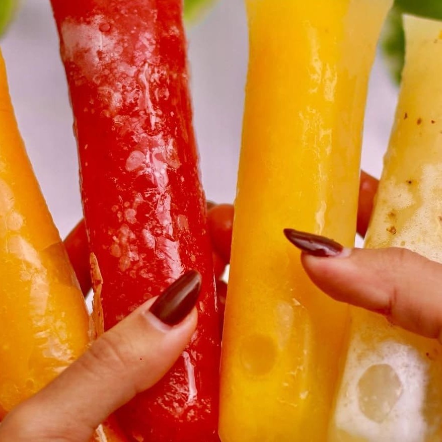 Acompanha 4 Sacolés da Fruta de variados sabores com um mega desconto!