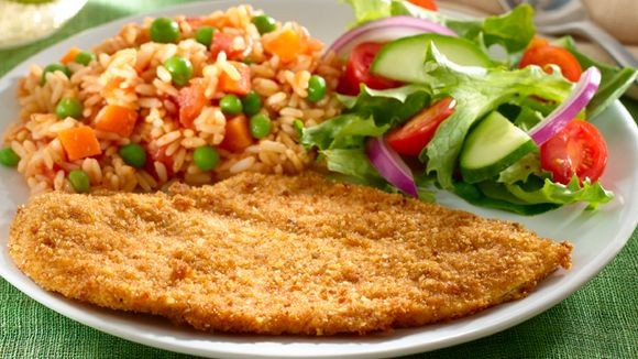 Comida completa de Milanesa empanizada.