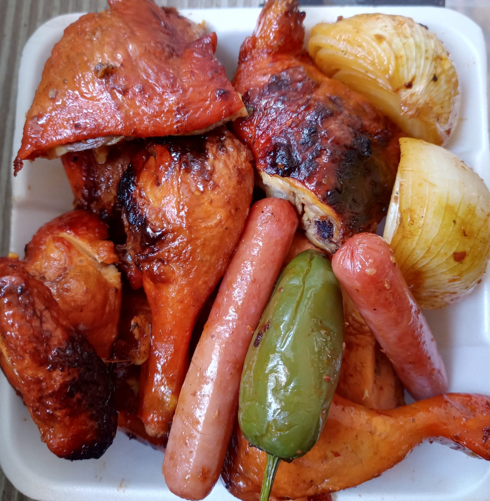Combo 1/2 kilo de costillas+ 1/2 pollo asado