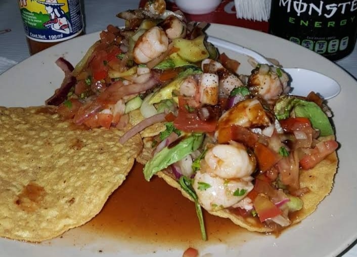 Tostada Campechana
