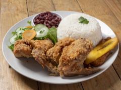 Casado Con Pollo Frito + Refresco