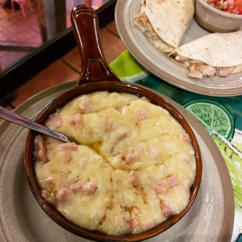 QUESO FUNDIDO CON JAMON