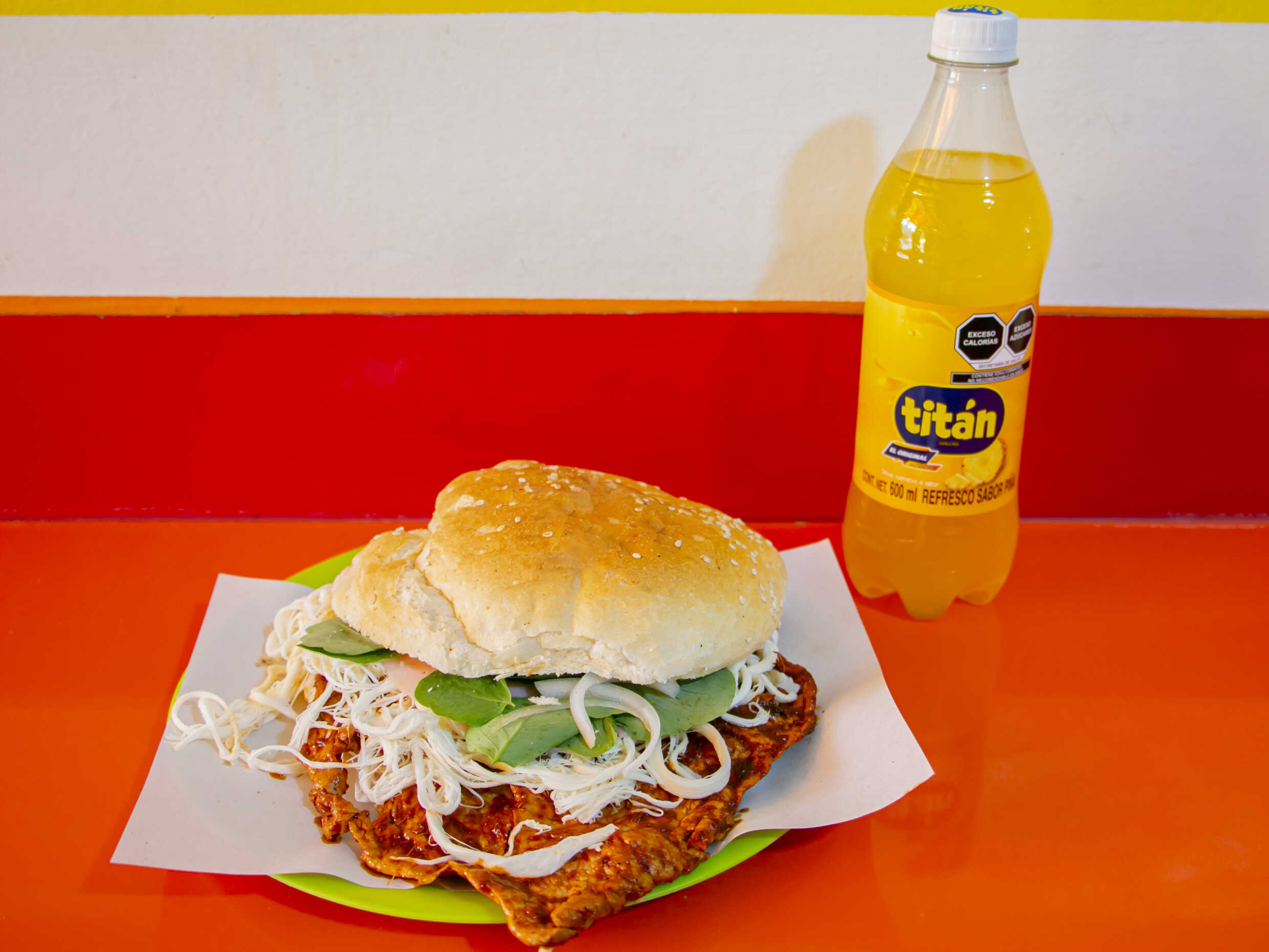 CEMITA DE CARNE ENCHILADA + TITAN