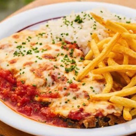 Bofe a parmegiana de alcatra c fritas,arroz,feijao,farofa,salada verde