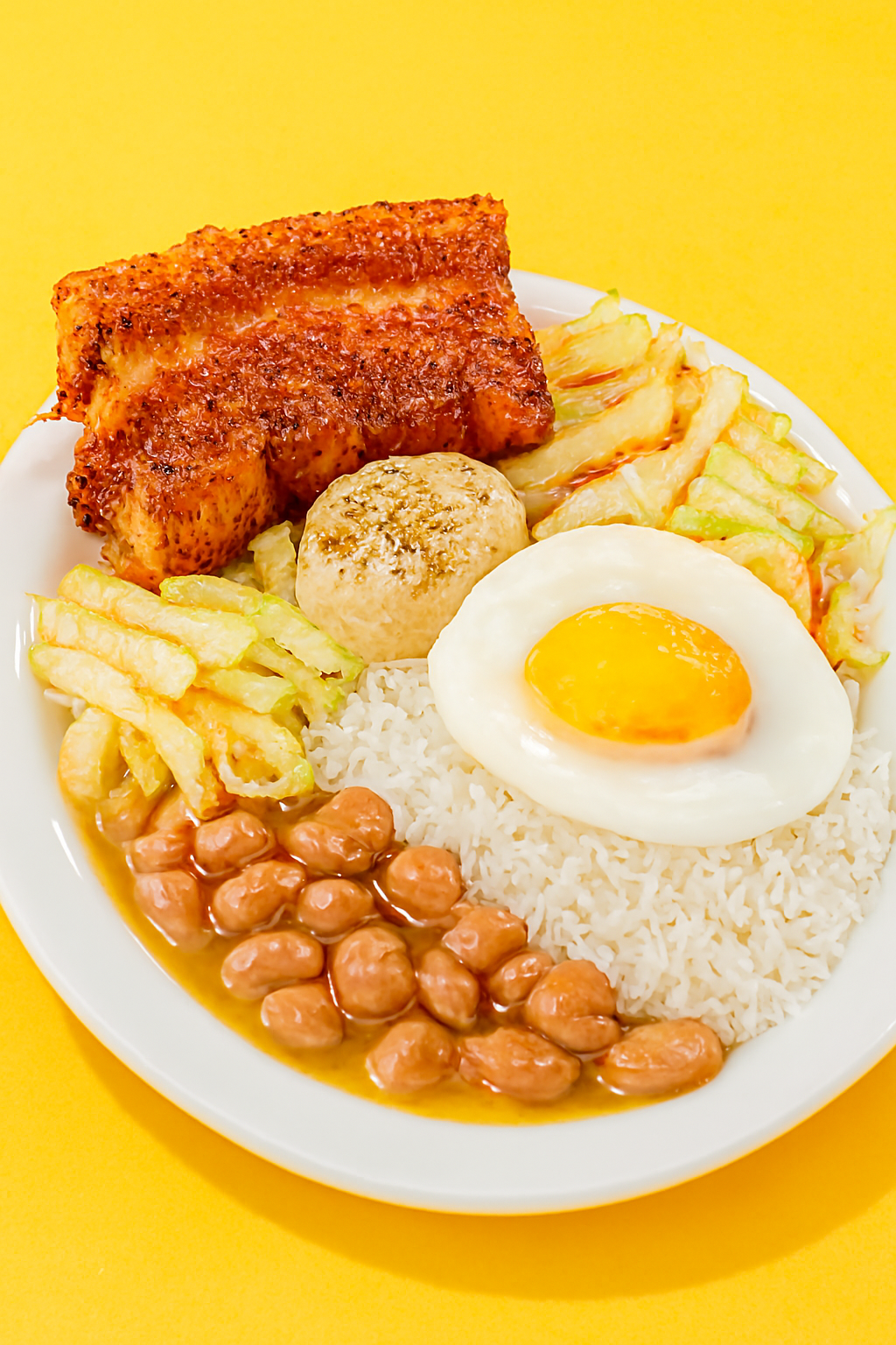 Bandeja con Cerdo o Chicharrón