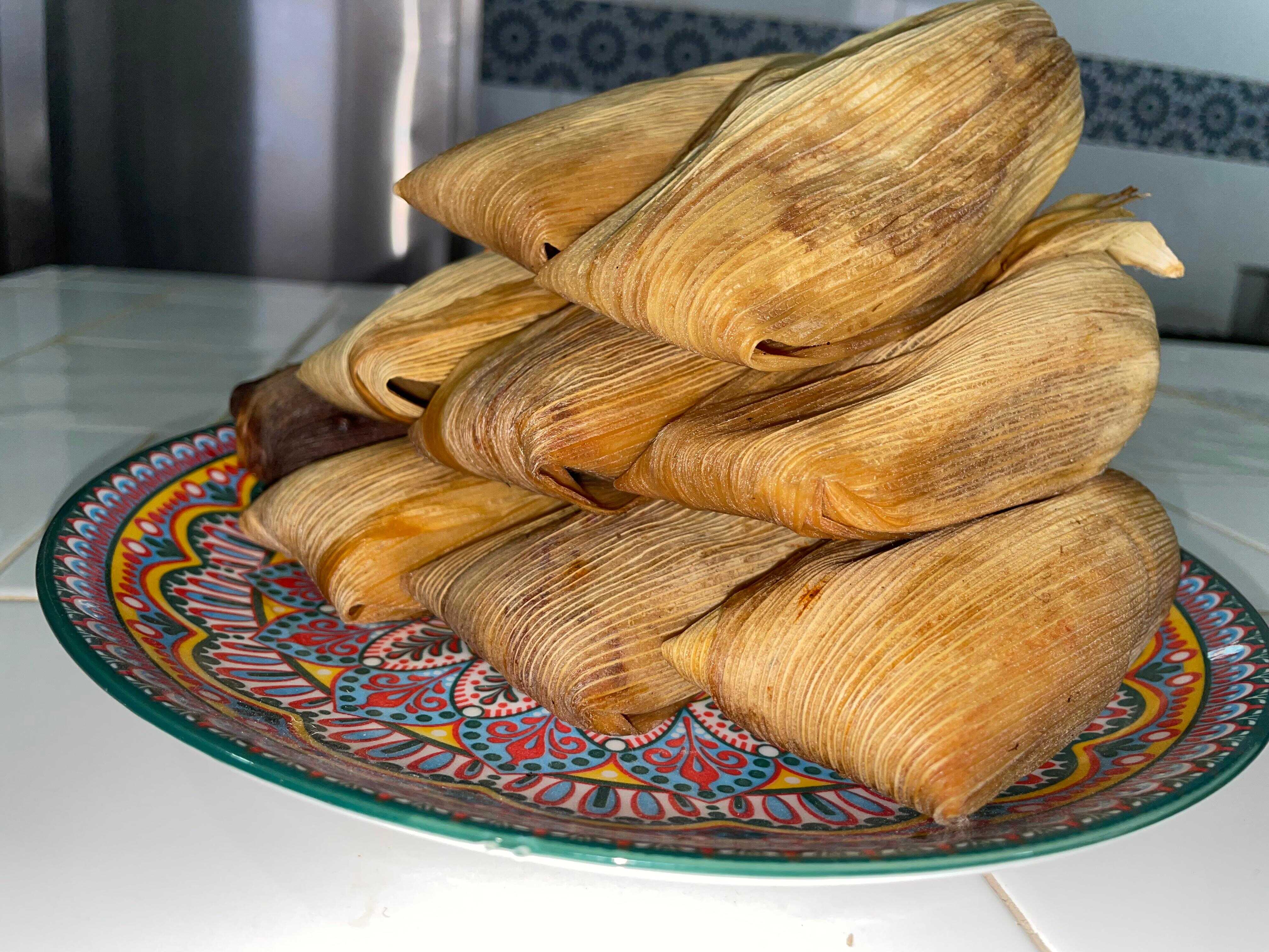 Combo Dúo 4 Tamales más 2 Atoles
