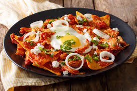 Chilaquiles verdes o rojos con pollo
