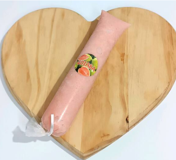 Sacolé feito da fruta.