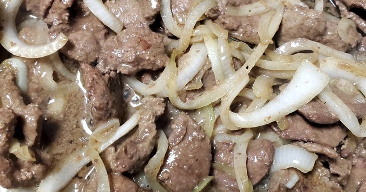 Hígado Encebollado con Chilaquiles