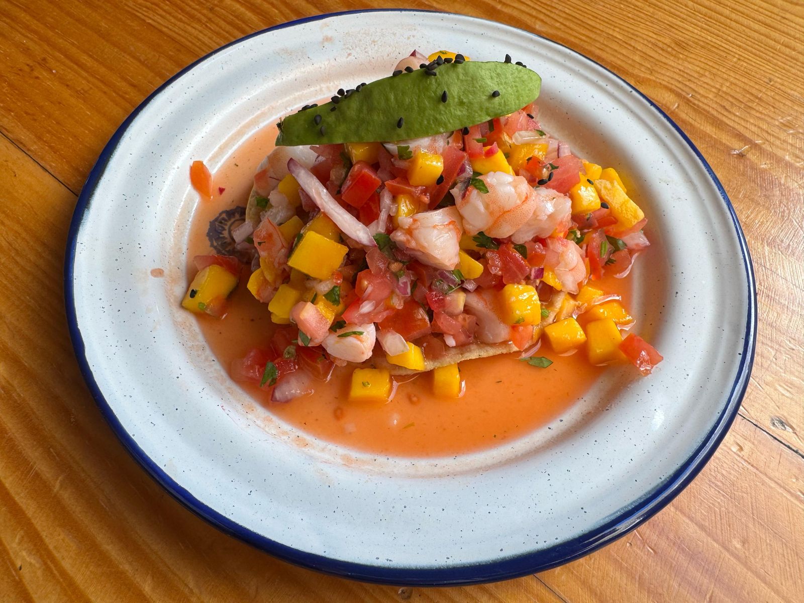 Tostada de camaron tropical