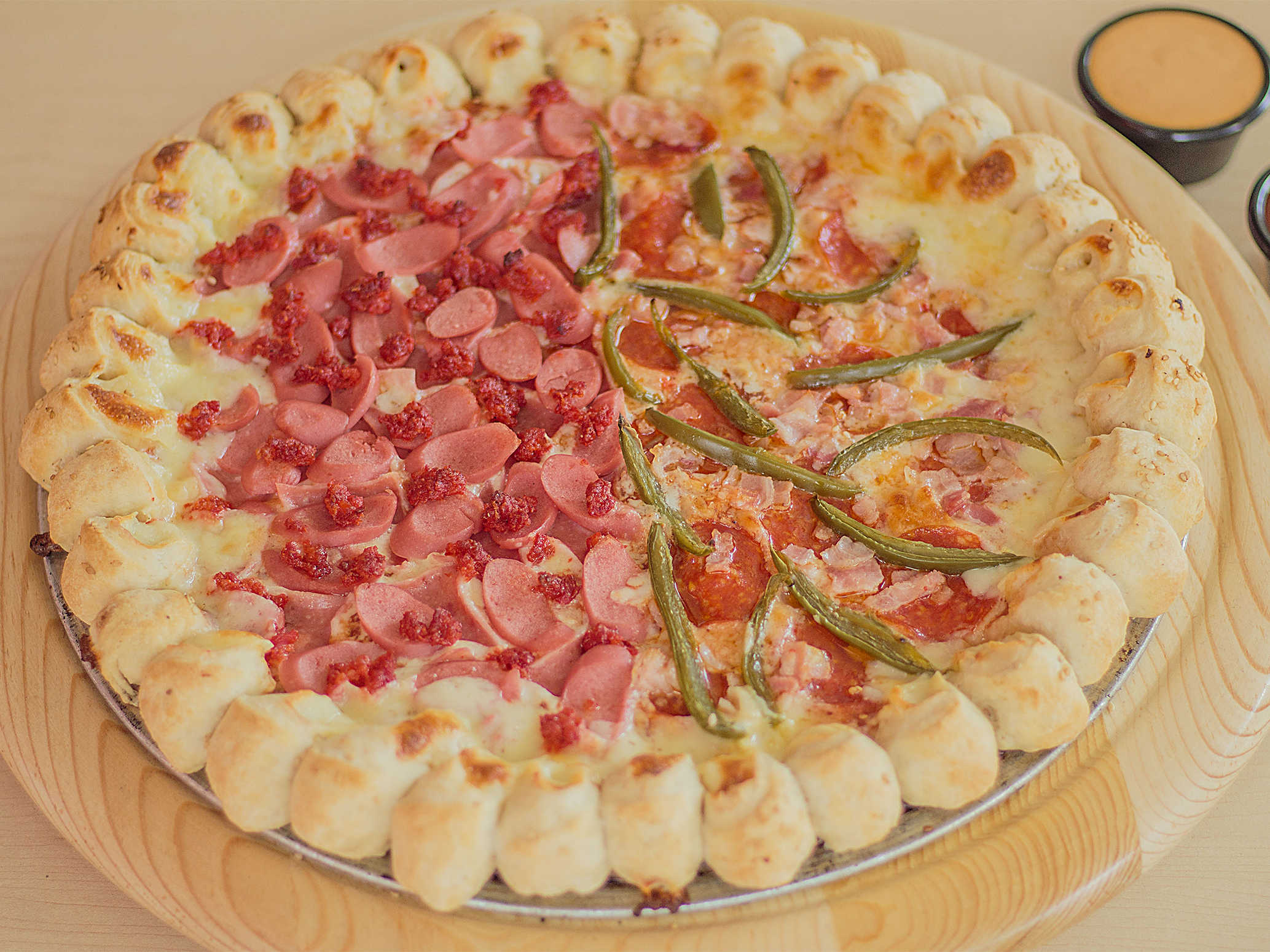 Pizza con dedos de queso y un refresco 1.75