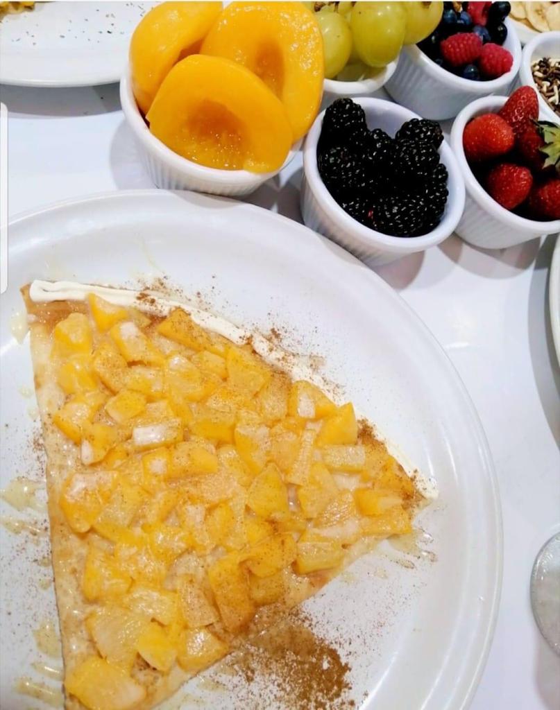 Fresas ó duraznos ó zarzamoras con crema