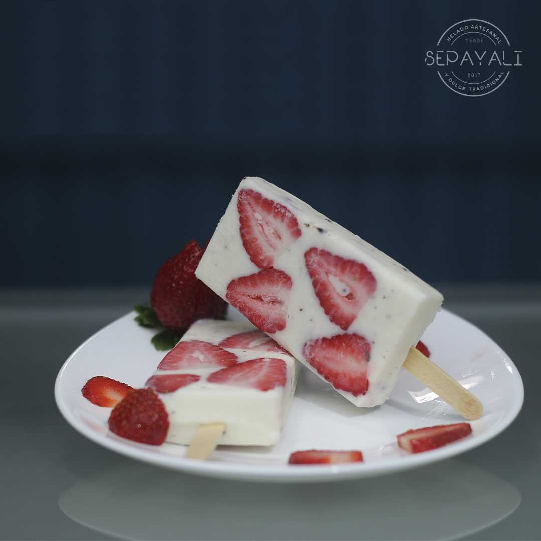 Paleta  Premium de Fresas con Crema