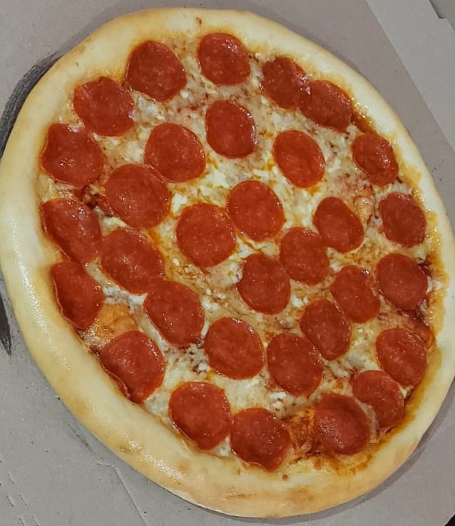 Pizza Peperoni Orilla Rellena de Queso