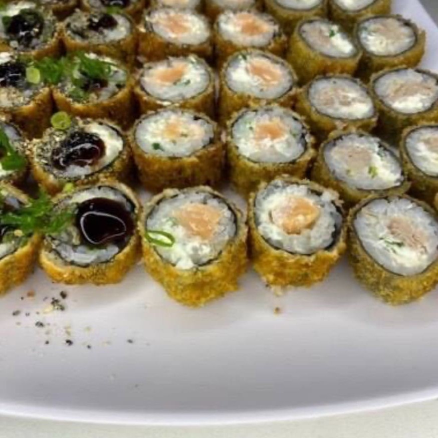 12 hot atum +12 hot salmão   10 filá salmão +10 fila atum ( total 44 peças) são 20 crus e 24 fritos (imagens ilustrativas)