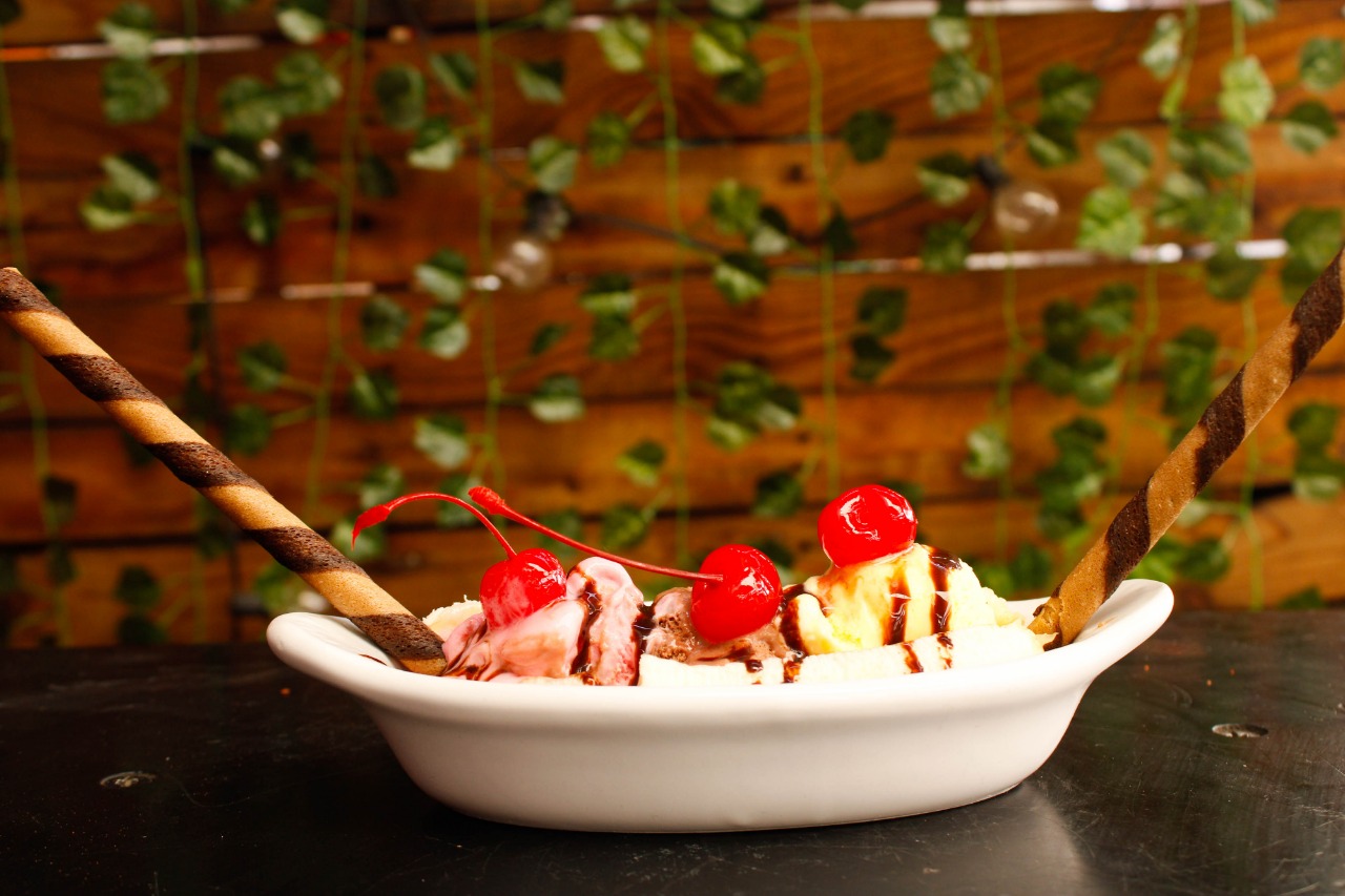 BANANA SPLIT