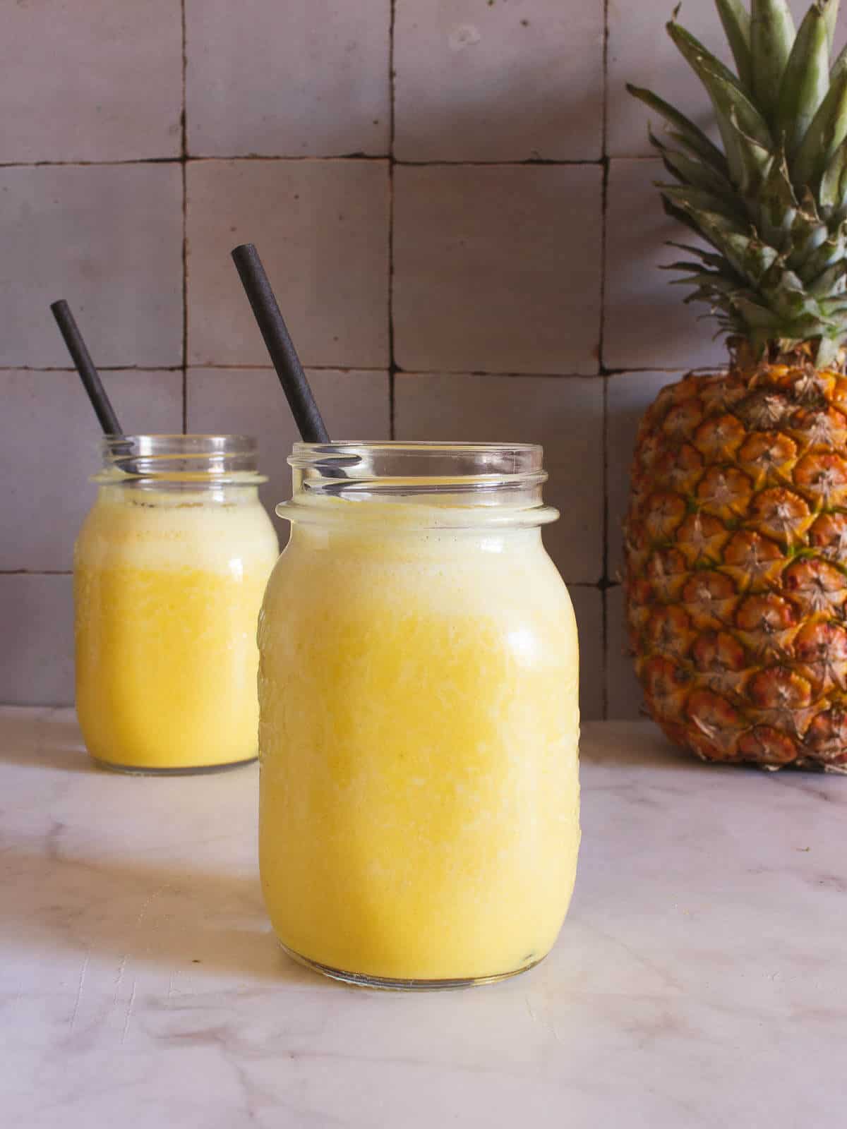 Jugo de Piña con Leche 16 oz