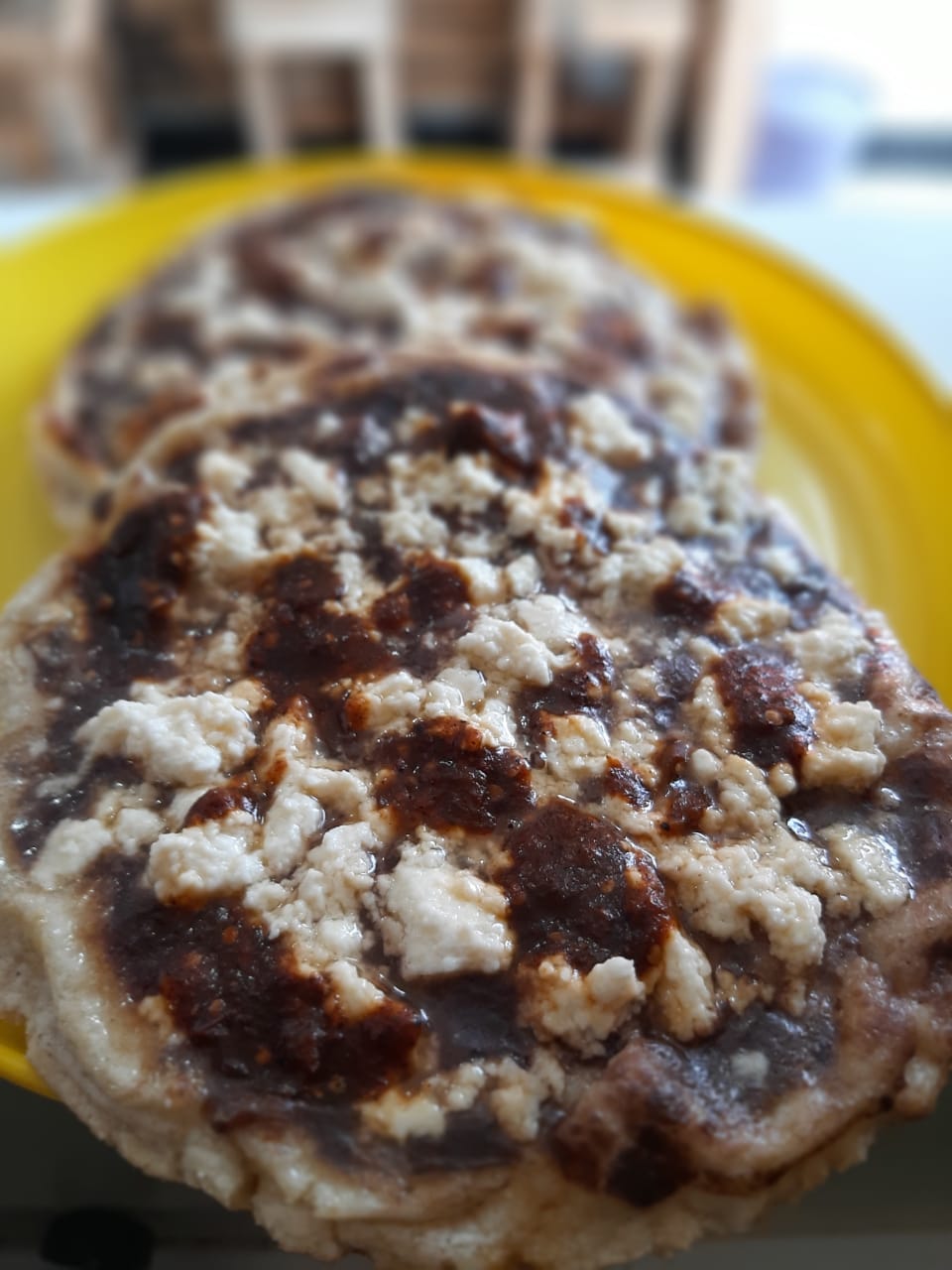 Memelita con Quesillo