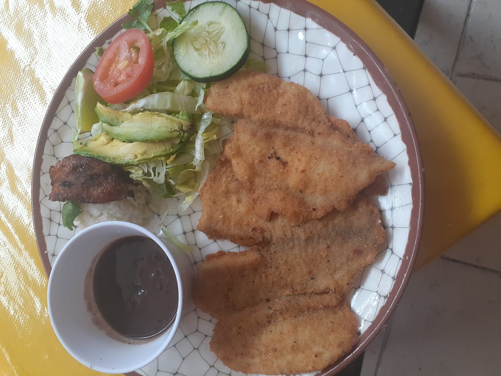 FILETE DE PESCADO EMPANIZADO