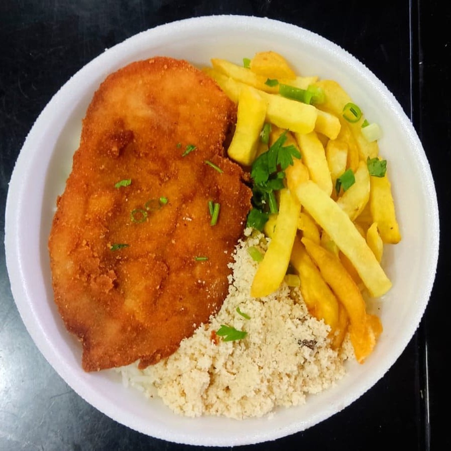 Arroz, Feijão, Farofa e Batata Frita.