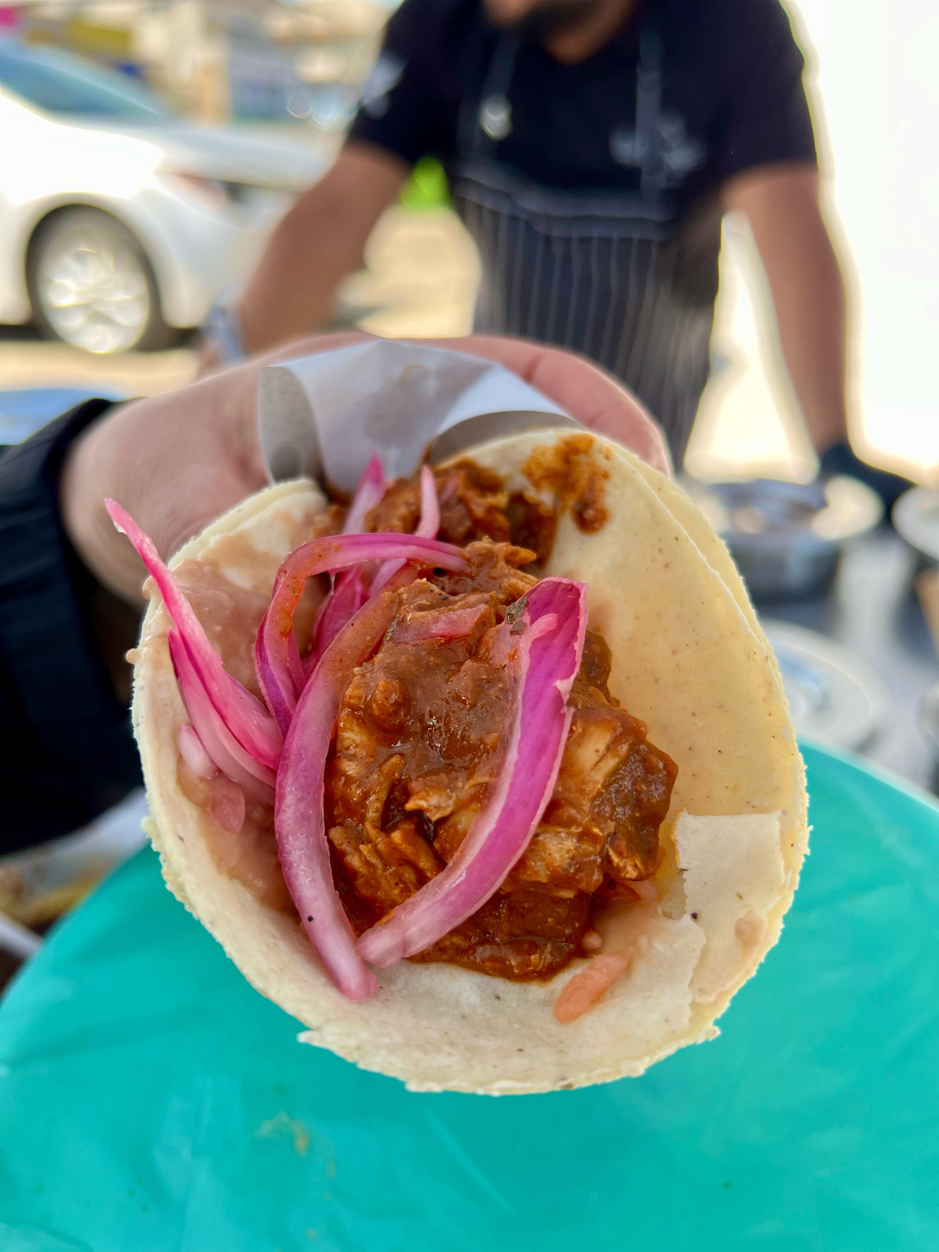 Taco Puerco en Salsa Roja