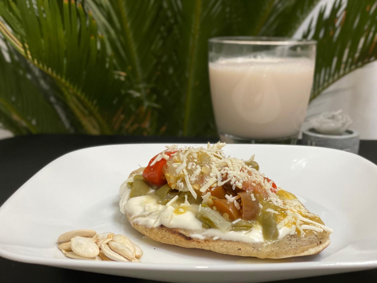 Tlacoyo de requeson