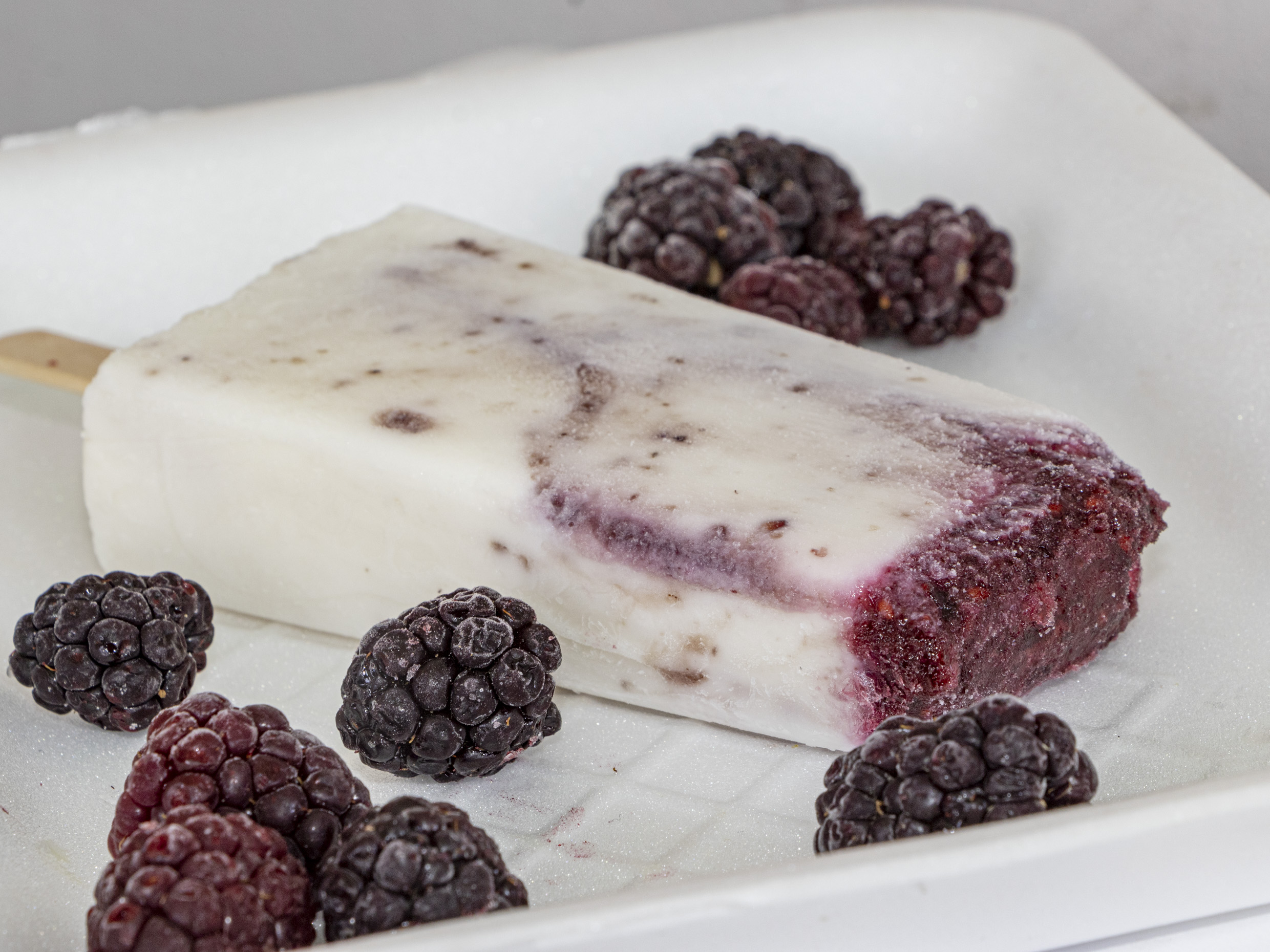 PALETA ZARZAMORA CREMOSA