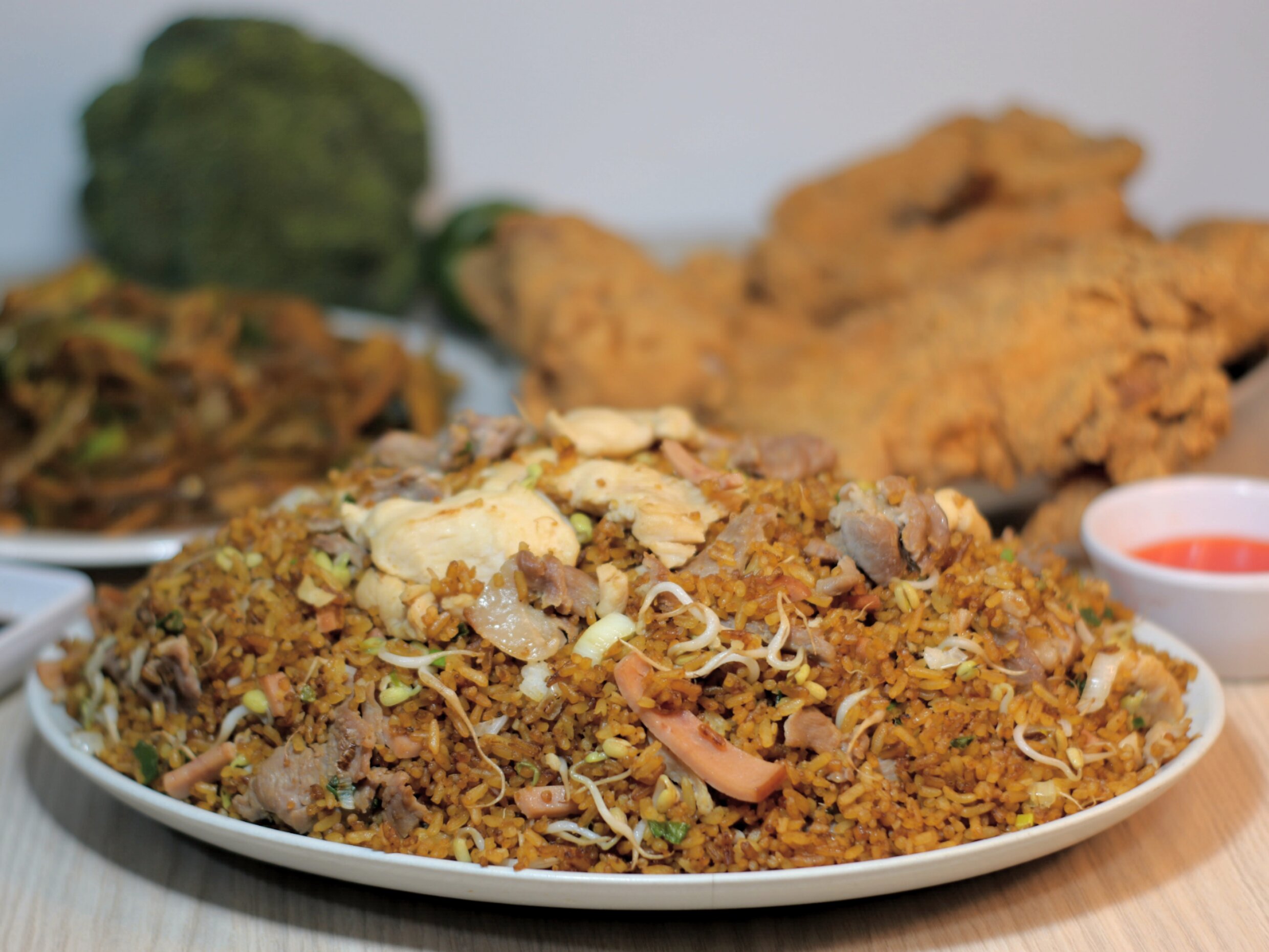 Combinada grande (arroz y chop suey) más un pollo