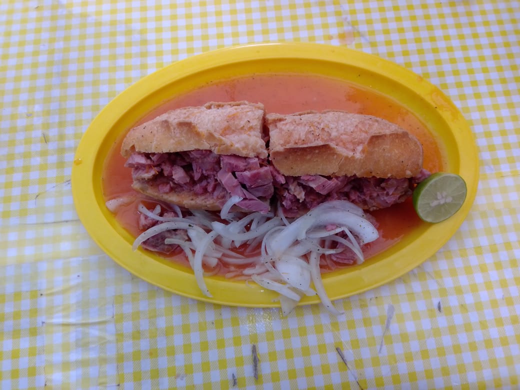 Torta ahogada y taco dorado