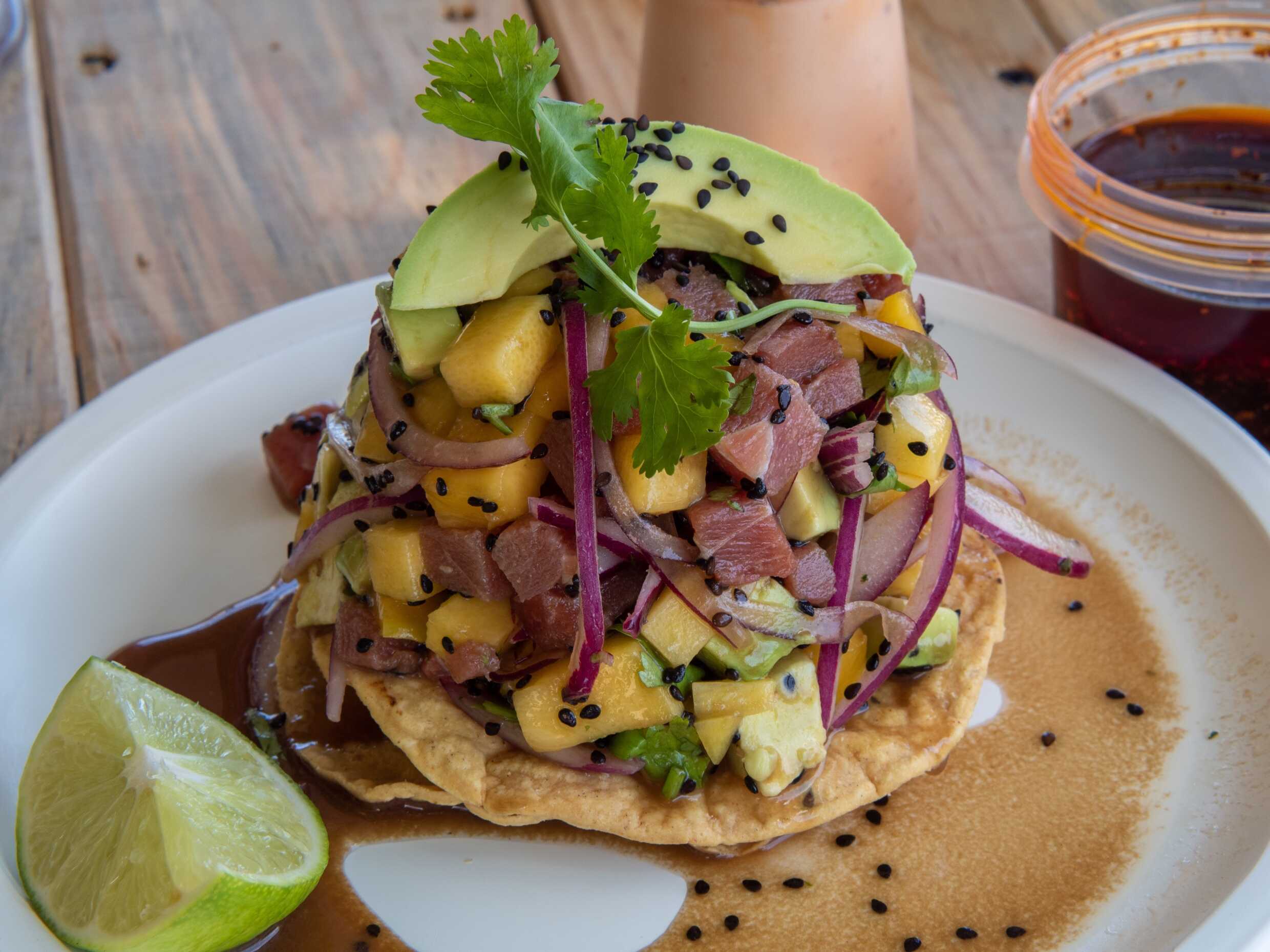 Tuna - Mango tostada