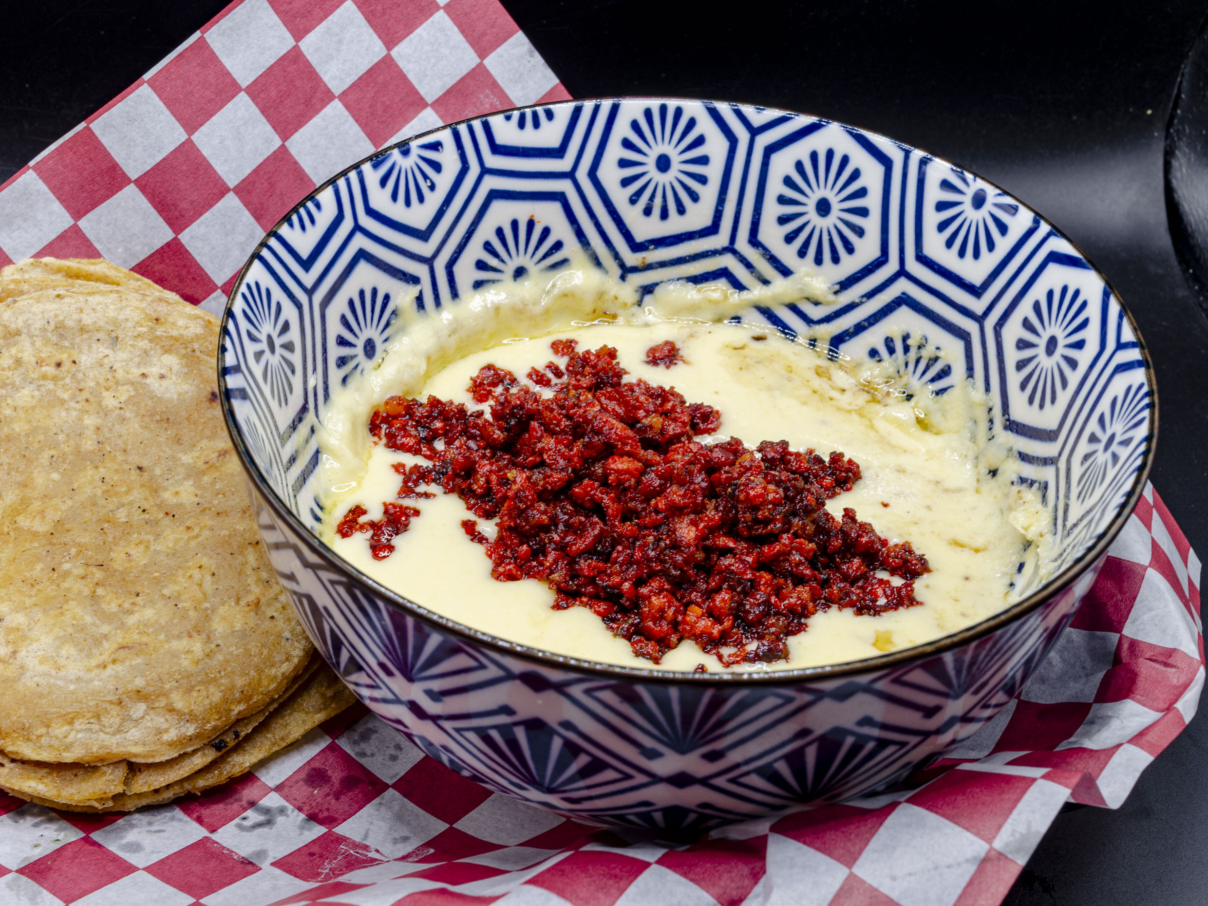 Queso Fundido con Chorizo