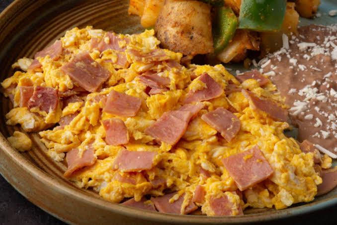 Huevos con Jamón