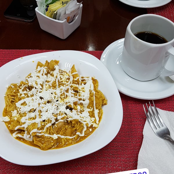Orden de Chilaquiles y Bebida
