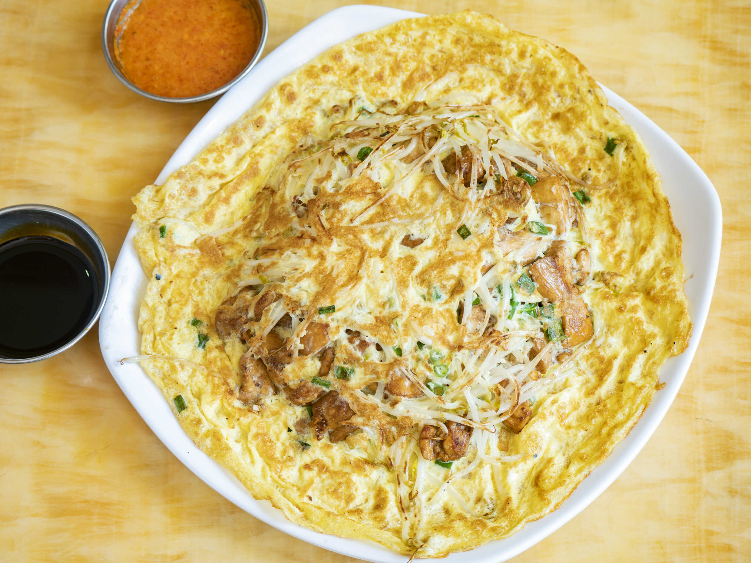 Tortilla de Pollo con Arroz Chaufa