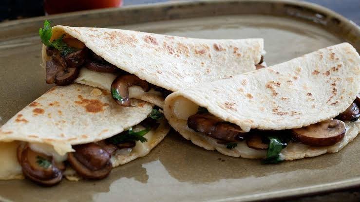 Empanada de Costilla con Quesillo