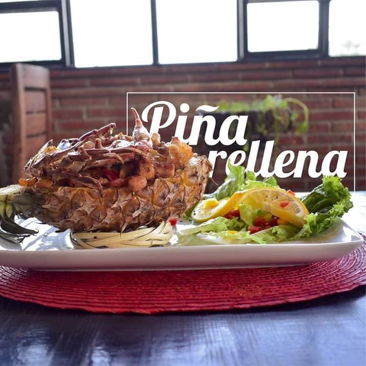 Piña Rellena
