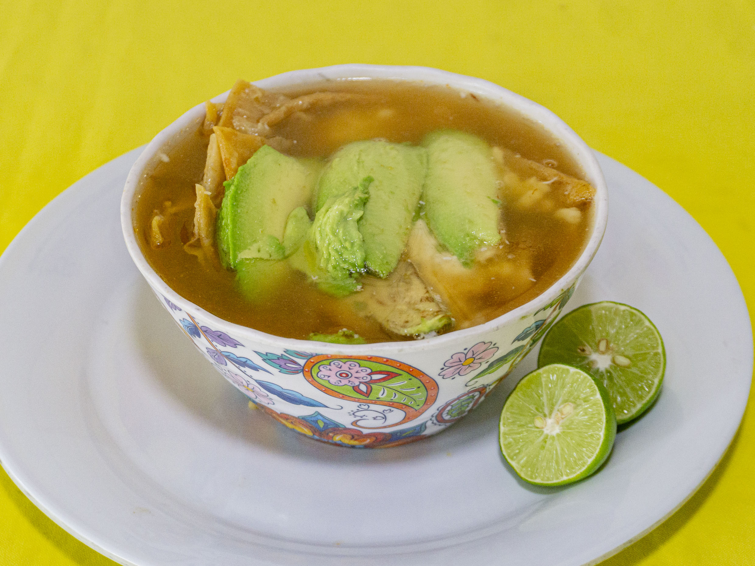 Sopa de tortilla con pollo