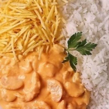 Marmita - Estrogonofe de Frango com Arroz e Batata frita   *foto meramente ilustrativa