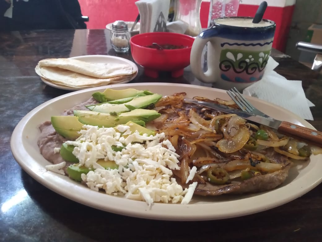 Bistec Encebollado